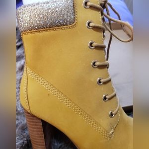Steve Madden Trim Pointed Toe Western Bootie in Bone Multi Size 7.5